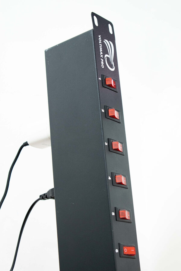 Multitoma switch 8 puertos para Rack. VOLTIMAX