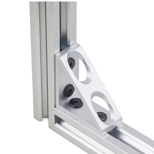 Conector de bloque triangular de ángulo recto, perfil 2020. 4 orificios. Gris