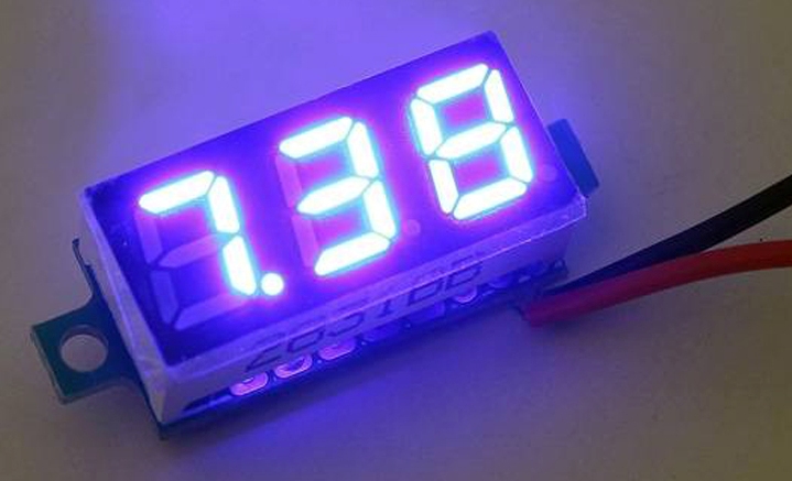 Mini voltímetro digital DC Azul. 3.2VDC-30VDC