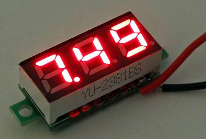 Mini voltímetro digital DC Rojo. 2.5VDC-30VDC